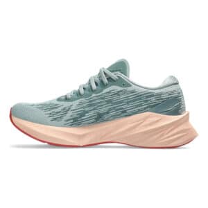 Novablast 3 Neutral Running Shoe Women